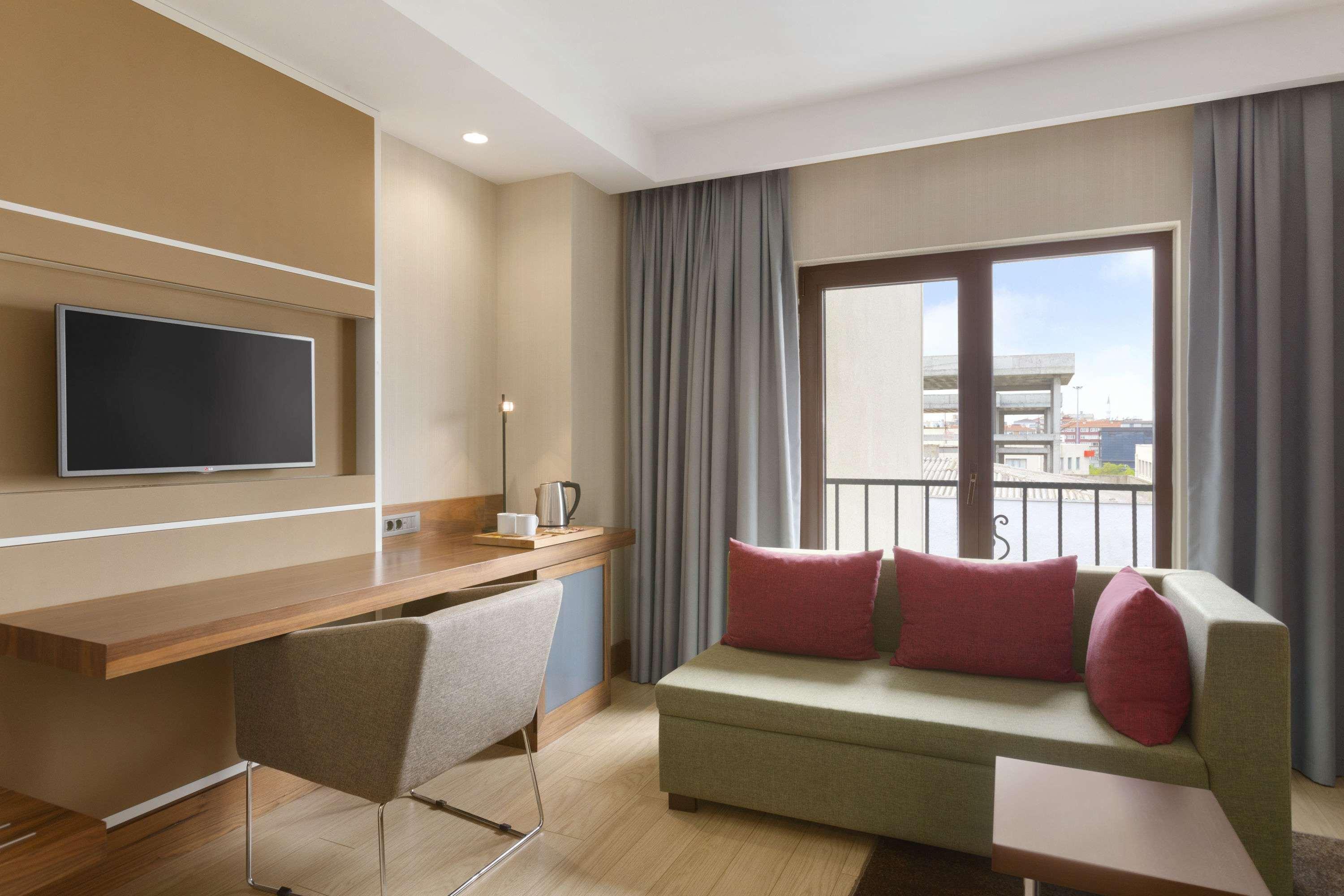 Hotel Ramada By Wyndham Istanbul Florya Exteriér fotografie
