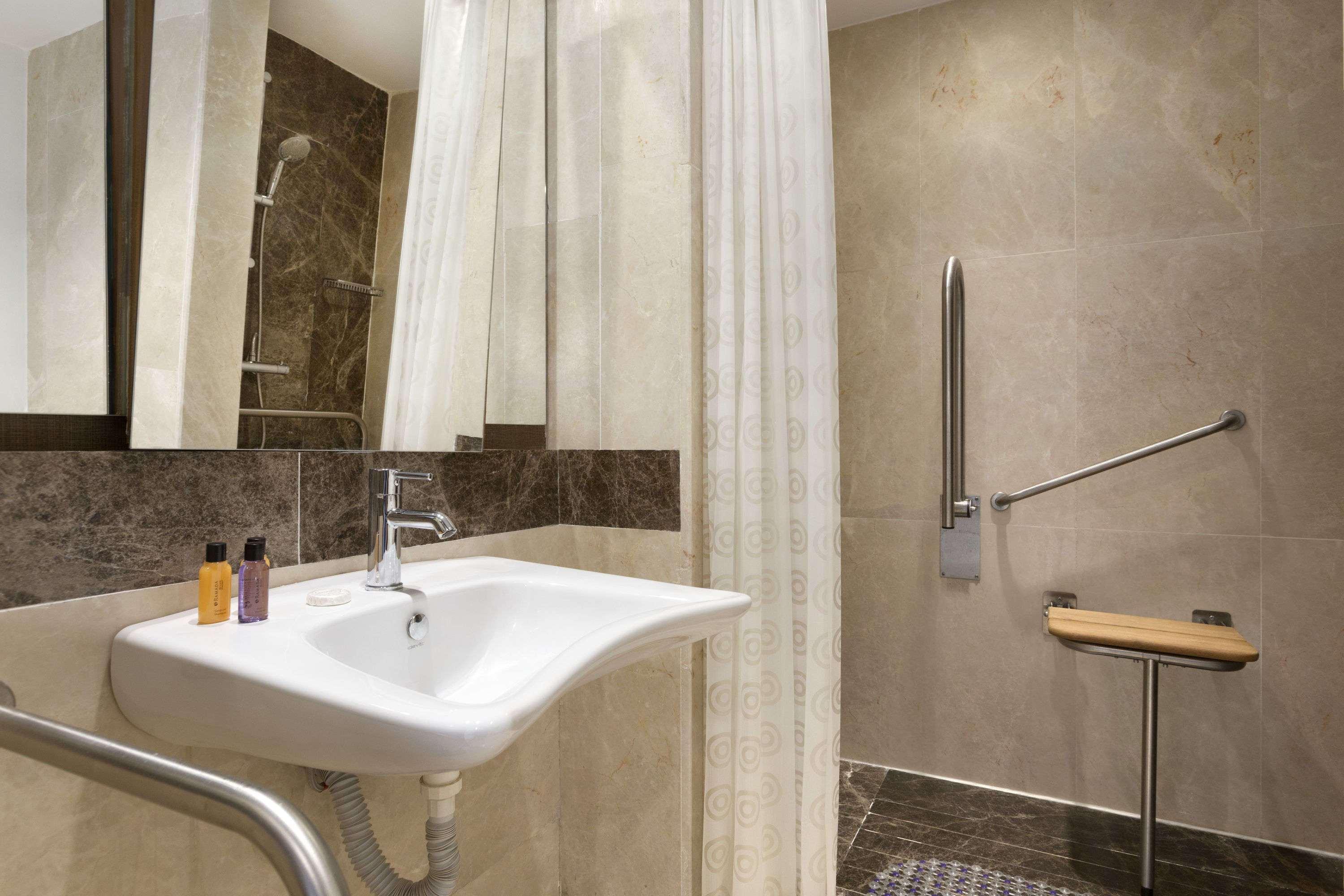 Hotel Ramada By Wyndham Istanbul Florya Exteriér fotografie