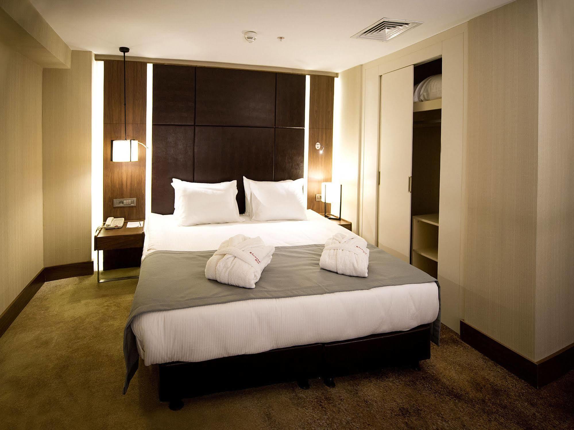 Hotel Ramada By Wyndham Istanbul Florya Exteriér fotografie